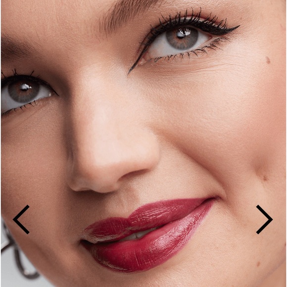 Clinique Pop Lip Colour Primer Lipstick in Bare Cherry Mocha Berry Plum Gift Set - Picture 4 of 5